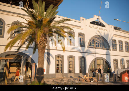 die alten Mercado municipal in der Stadt von Lagos an der Algarve Portugal in Europa. Stockfoto