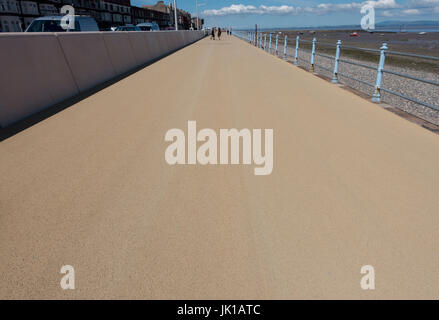 Die Promenade am Morecambe zwischen dem neuen Meer Verteidigung Wand- und Strand Stockfoto