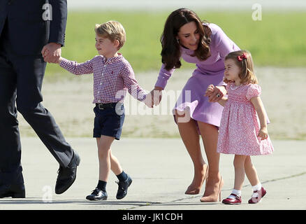 Der Herzog und Herzogin von Cambridge und ihre Kinder, Prinz Georg und Prinzessin Charlotte, besuchen Airbus in Hamburg, Deutschland. Stockfoto