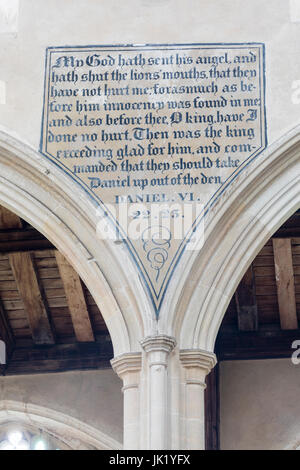Innere besichtigen von St Mary the Virgin Church in Wiveton, Norfolk Stockfoto