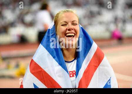 Hannah Cockroft gewann Gold T34 400 m bei den Para Athletics Weltmeisterschaften in London. Feiert mit der gewerkschaftsflagge Stockfoto