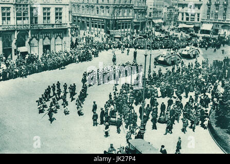 Britische Panzer in Köln mit Navy Guard, 1919 Stockfoto