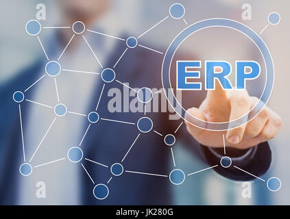 Berühren Enterprise Resource Planing (ERP) Button auf einem digitalen Bildschirmoberfläche mit Verbindungen, die als Symbol für verbundene integrierte Dienste (Pr Manager Stockfoto