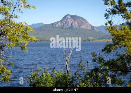 Mount Greville und Lake Moogerah, Moogerah Peaks National Park, in der Nähe von Aratula, Queensland, Australien Stockfoto