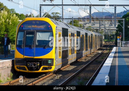 S-Bahn Thirroul Station, Sydney, New South Wales, Australien Stockfoto