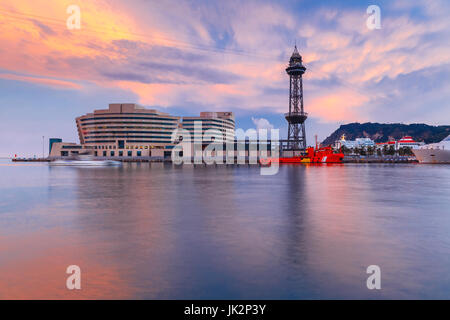 Herrlichen Sonnenuntergang in Port Vell in Barcelona, Spanien Stockfoto