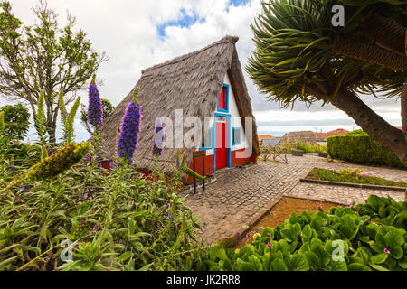 Traditionelle Häuser in Santana Region Madeira Stockfoto