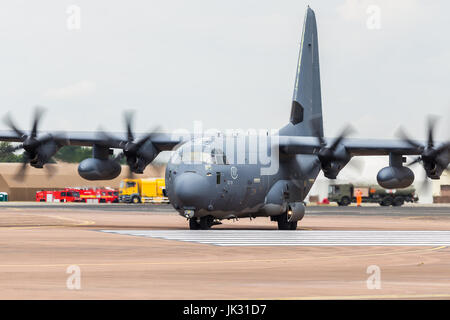 MC-130J Commando II von der USAF auf 2017 Royal International Air Tattoo an RAF Fairford in Gloucestershire gesehen. Stockfoto