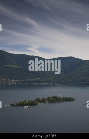 Schweiz, Ticino, Lago Maggiore, Ronco, erhöhte Ansicht der Isole di Brissago Inseln Stockfoto