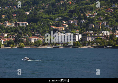 Italien, Piemont, Lago Maggiore, Stresa, Borromäischen Inseln Isola Bella, Blick auf den See von den Gärten des Palazzo Borromeo Stockfoto