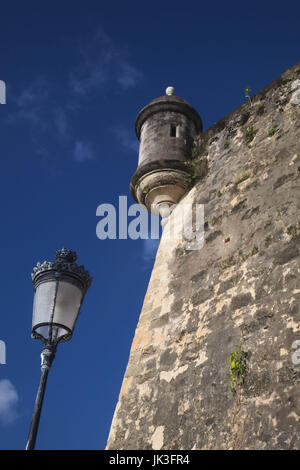 Puerto Rico, San Juan, Old San Juan, Wachturm von Puerta de San Juan Tor Stockfoto