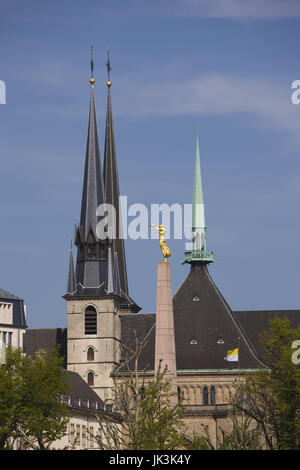 Luxemburg, Luxemburg-Stadt, Türme der Kathedrale Notre Dame, Stockfoto