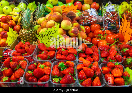 Vielfalt von Früchten auf dem zentralen Markt von Florenz Italien Stockfoto