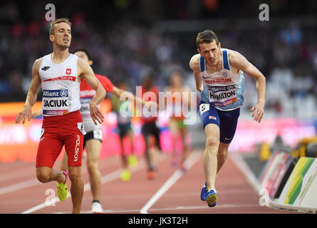 Der Brite James Hamilton (rechts) den dritten Platz in der Männer 800m T20 Runde 1 Hitze 1/2 Tag acht 2017 Para Leichtathletik WM London Stadium. Stockfoto