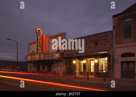 USA, Louisiana, Cajun Country, New Iberia, Art-deco-Evangeline Theater, außen, Abend Stockfoto