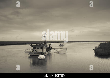 USA, Louisiana, Dulac, Bayou Fischerboot vom See Boudreaux Stockfoto