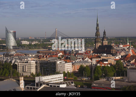 Lettland, Riga, Vecriga, Altstadt von Riga, erhöhten Blick auf die Stadt vom Gebäude der Akademie der Wissenschaften, morgen Stockfoto