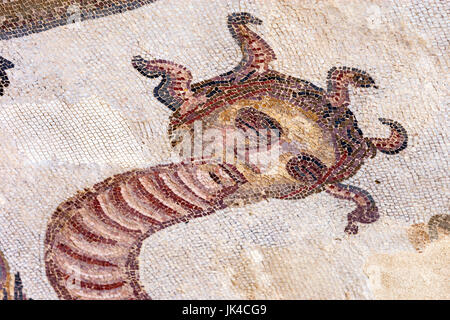 Medusa, Arbeiten des Herkules Mosaik in Triclinium, römische Mosaiken in der Römischen Villa oder Palast der Villa Imperiale del Casale, Sizilien Stockfoto