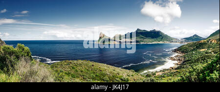 Schöne Landschaft, tolle Seelandschaft mit wunderschönen Bergen herum, Schönheit der wilden Natur, Reisen nach Südafrika Stockfoto