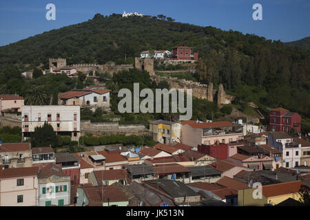 Italien, Sardinien, Südwesten Sardiniens, Iglesias, Nostra Signora del Buon Camino Kirche und Stadt Wände Stockfoto