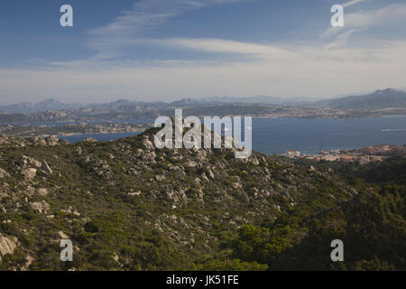 Italien, Sardinien, Nord Sardinien, Isola Maddalena, La Maddalena, Luftbild Stadt Aussicht von den Hügeln Stockfoto