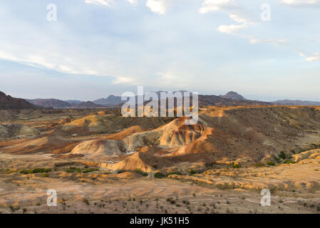 Badlands am späten Nachmittag Sonne, Hügeln und Formationen, Big Bend National Park, Texas, USA Stockfoto