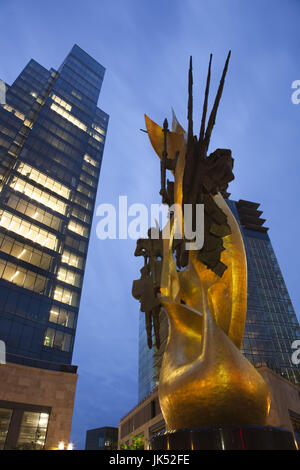 USA, Maryland, Baltimore, Harbor East, Katyn Denkmal, das für das Massaker an polnischen Offizieren durch die Sowjets im 2. Weltkrieg, Morgendämmerung Stockfoto