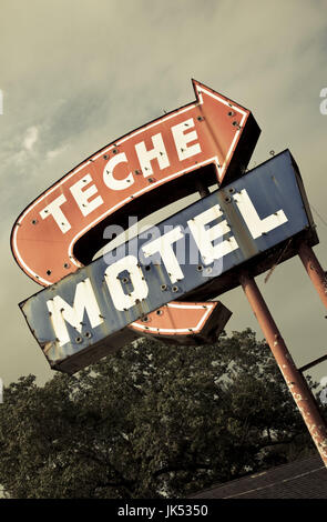 USA, Louisiana, Cajun Country, New Iberia, alte Leuchtreklame für das Teche Motel Stockfoto