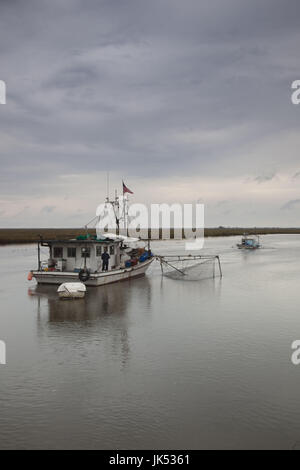 USA, Louisiana, Dulac, Bayou Fischerboot vom See Boudreaux Stockfoto