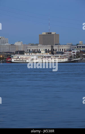 Riverboat Natchez am Mississippi River, New Orleans, Louisiana, USA am Morgen Stockfoto