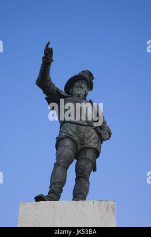 Old San Juan, Puerto Rico, San Juan, Plaza de San Jose, Statue von Ponce de Leon, geworfen von einem englischen Canon gefangengenommen 1797 Stockfoto