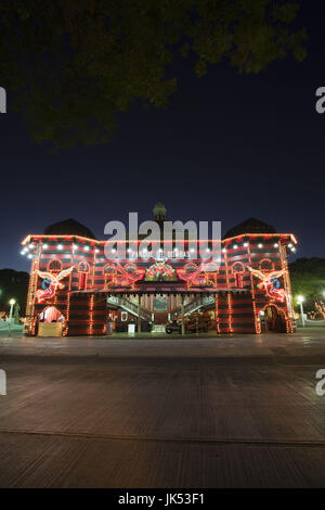 Puerto Rico, South Coast, Ponce, Plaza Las Delicias, Parque de Bombas, Feuerwache Museum, Abend Stockfoto