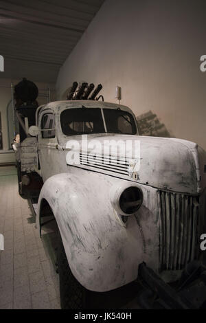 Finnland, Helsinki, Festung Suomenlinna-Sveaborg, Manege Militärmuseum, finnischen Bürgerkrieg-Ära Ford LKW im Winter Tarnung Stockfoto