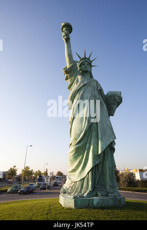 Frankreich, Haut-Rhin, Elsass, Alasatian Wein Route, Colmar, Statue of Liberty, Denkmal für die Designer, F.A. Bartoldi, geboren in Colmar Stockfoto