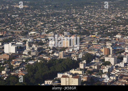 Provinz Salta, Argentinien, Salta, Anzeigen von Cerro San Bernardo, Sonnenaufgang Stockfoto