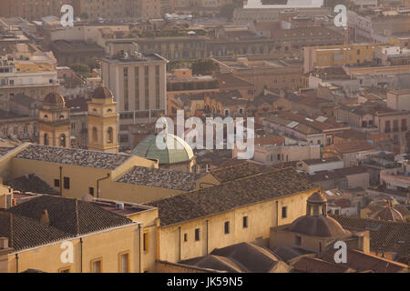 Italien, Sardinien, Cagliari, Blick vom Torre di San Pancrazio, am späten Nachmittag Stockfoto