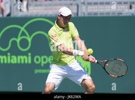 KEY BISCAYNE, FL - 30 März: Kei Nishikori (JPN) in Aktion hier Niederlagen Viktor Triocki (SRB) bei den 2015 Miami Open in Key Biscayne, Florida.  Fotograf Andreas Patron /MediaPunch Stockfoto