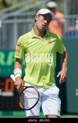 KEY BISCAYNE, FL - 30 März: Kei Nishikori (JPN) in Aktion hier besiegt Viktor Triocki (SRB) 62 62 bei den 2015 Miami Open in Key Biscayne, Florida.  Fotograf Andrew Patron/MediaPunch Stockfoto