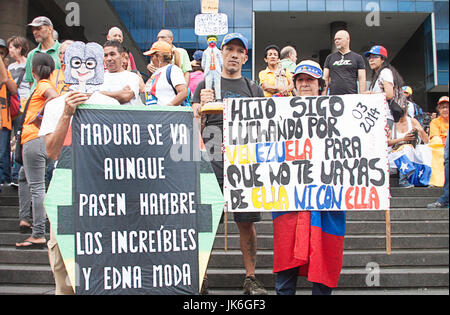 Caracas, Venezuela. 22. Juli 2017. Proteste in Venezuela gegen den venezolanischen Präsidenten Nicolas Maduro Credit: Luis Molina/Alamy Live News Stockfoto