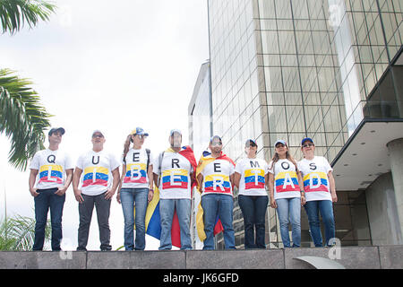 Caracas, Venezuela. 22. Juli 2017. Proteste in Venezuela gegen den venezolanischen Präsidenten Nicolas Maduro Credit: Luis Molina/Alamy Live News Stockfoto