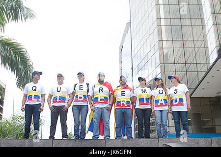 Caracas, Venezuela. 22. Juli 2017. Proteste in Venezuela gegen den venezolanischen Präsidenten Nicolas Maduro Credit: Luis Molina/Alamy Live News Stockfoto