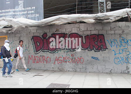 Caracas, Venezuela. 22. Juli 2017. Proteste in Venezuela gegen den venezolanischen Präsidenten Nicolas Maduro Credit: Luis Molina/Alamy Live News Stockfoto