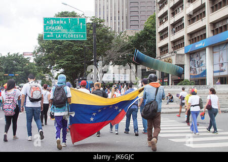 Caracas, Venezuela. 22. Juli 2017. Proteste in Venezuela gegen den venezolanischen Präsidenten Nicolas Maduro Credit: Luis Molina/Alamy Live News Stockfoto