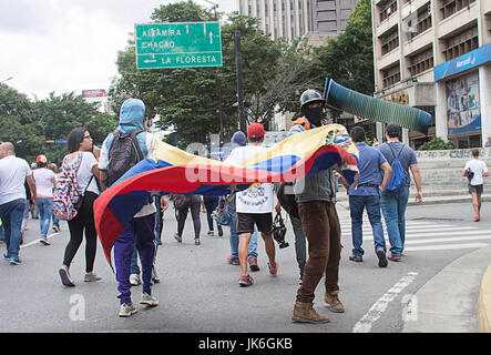 Caracas, Venezuela. 22. Juli 2017. Proteste in Venezuela gegen den venezolanischen Präsidenten Nicolas Maduro Credit: Luis Molina/Alamy Live News Stockfoto