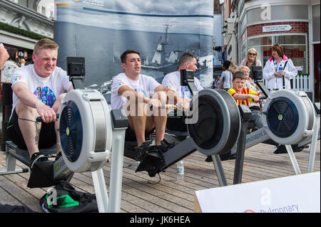 Cork, Irland. 22. Juli 2017.  Der irischen Marine habe hintereinander Charity zugunsten der pulmonalen Hypertonie Irland heute.  Die Krankheit ist extrem selten, mit nur 150 Fälle in Irland bekannt. Es gibt keine Heilung, nur eine Behandlung.  Bildnachweis: Andy Gibson/Alamy Live-Nachrichten. Stockfoto