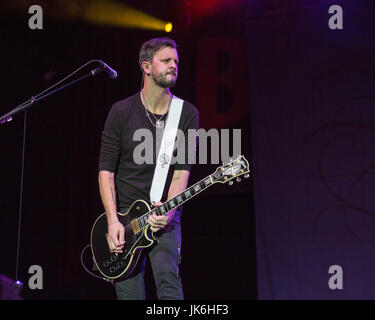 Milwaukee, Wisconsin, USA. 1. Juli 2017. JESSE TRIPLETT der Kollektivseele tritt bei Henry Maier Festival Park beim Sommerfest in Milwaukee, Wisconsin Credit: Daniel DeSlover/ZUMA Draht/Alamy Live News Stockfoto