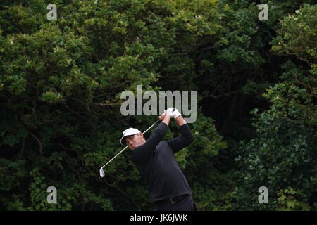 Southport, Merseyside, England. 21. Juli 2017. Brooks Koepka (USA) Golf: Brooks Koepka der Vereinigten Staaten in Aktion auf dem 5. Loch in der zweiten Runde 146. British Open Golf Championship im Royal Birkdale Golf Club in Southport, Merseyside, England. Bildnachweis: Koji Aoki/AFLO SPORT/Alamy Live-Nachrichten Stockfoto