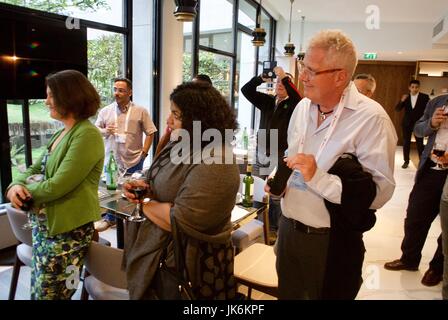 Paris, Frankreich, Group People, Zuhören, IAS Meeting, „WER startet das Vorbereitungs-Implementierungstool“, „Bob Grant“, (UCSF-Professor) Infectologue Stockfoto