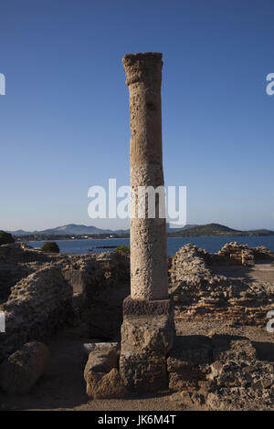 Italien, Sardinien, Südwesten Sardiniens, Nora, römische Ruinen, römische Säule Stockfoto