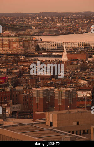 USA, Massachusetts, Boston, The North End, Little Italy, erhöhte Ansicht, Sonnenuntergang Stockfoto
